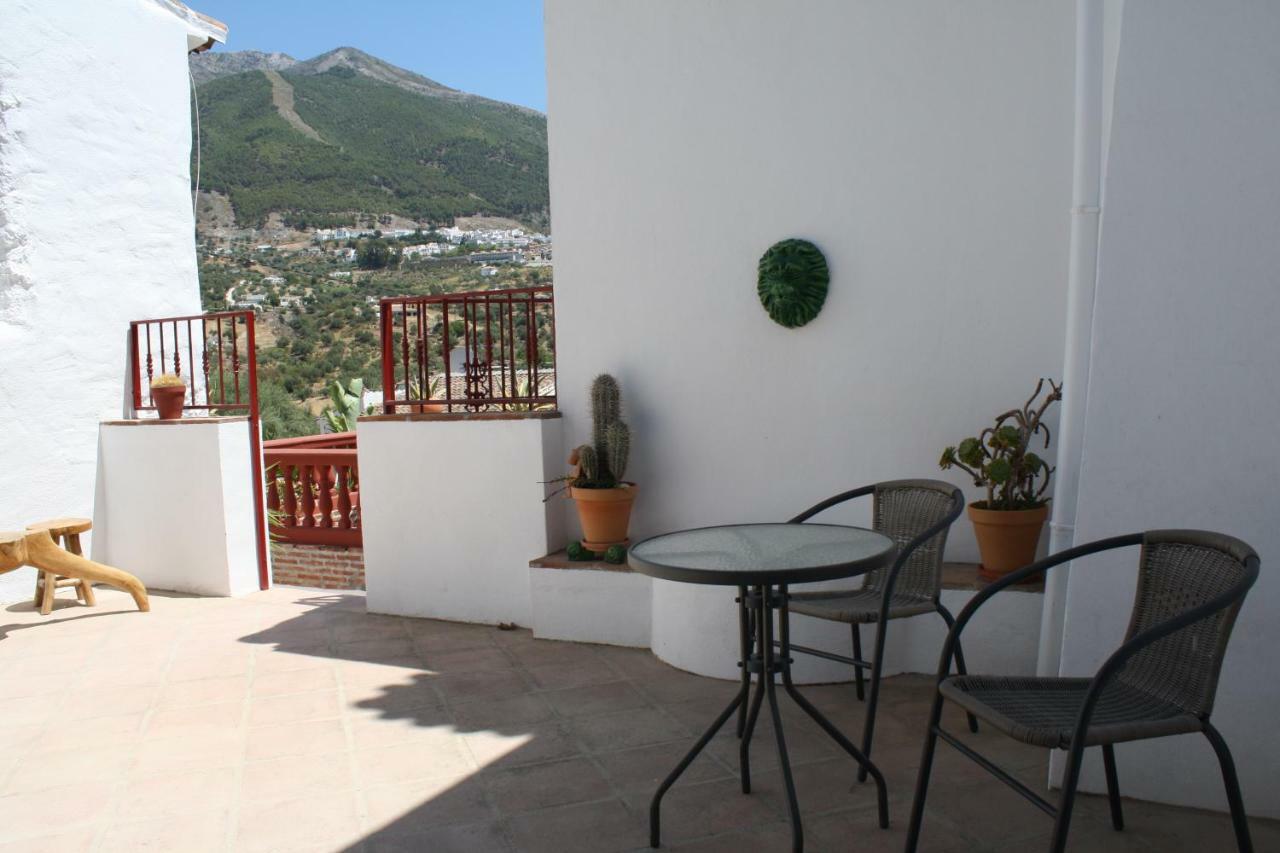 Boutique Bed & Breakfast Casa Utopia Alcaucín Екстериор снимка