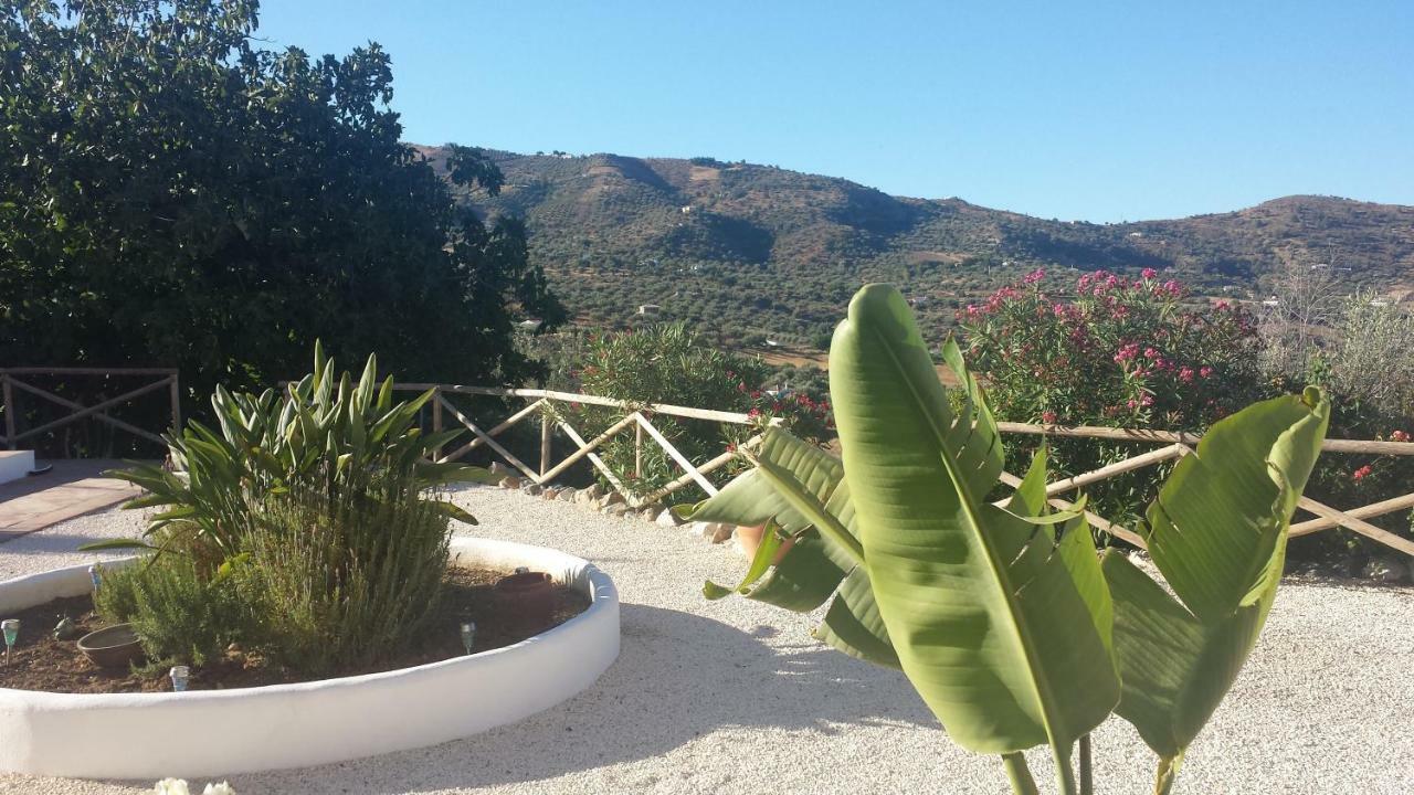 Boutique Bed & Breakfast Casa Utopia Alcaucín Екстериор снимка
