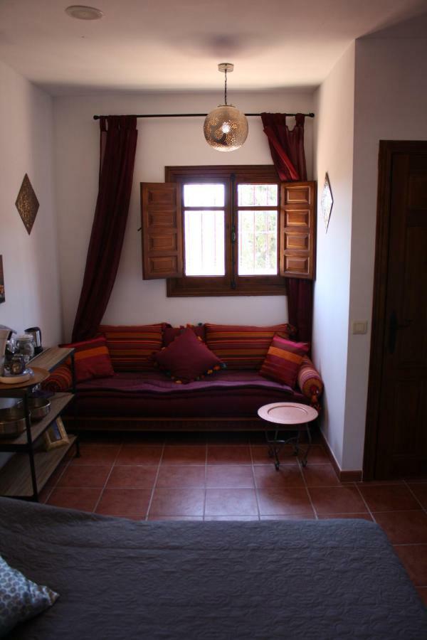 Boutique Bed & Breakfast Casa Utopia Alcaucín Екстериор снимка