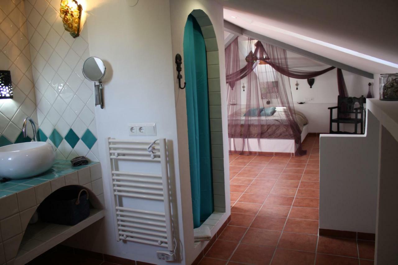 Boutique Bed & Breakfast Casa Utopia Alcaucín Екстериор снимка
