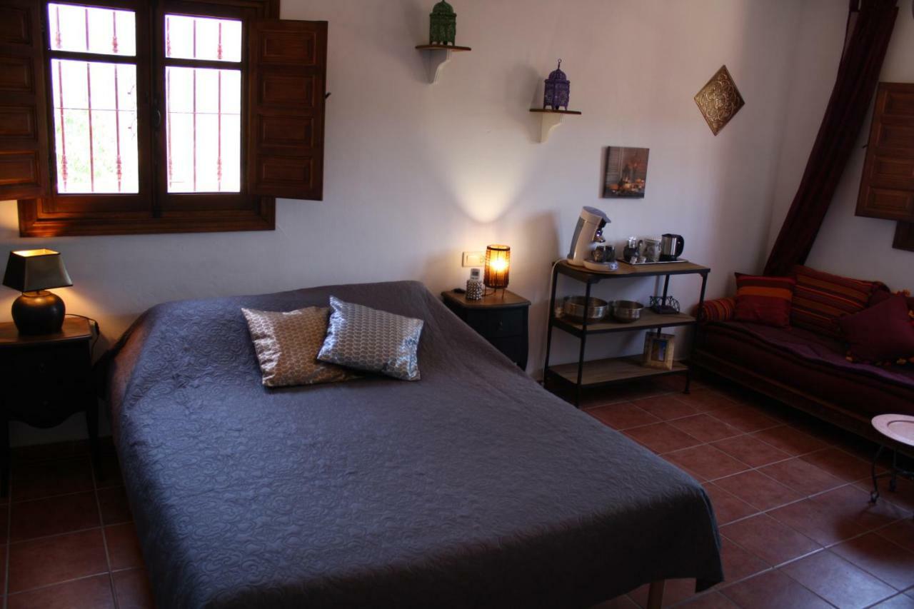 Boutique Bed & Breakfast Casa Utopia Alcaucín Екстериор снимка